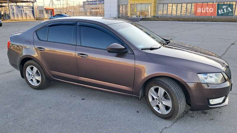 Лифтбек Skoda Octavia 2015 в Запорожье