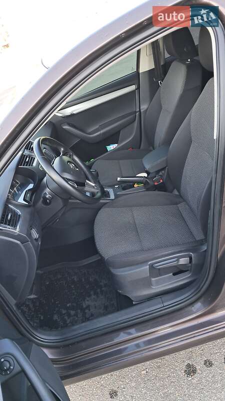 Лифтбек Skoda Octavia 2015 в Запорожье