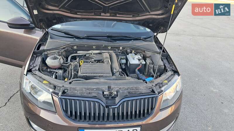 Лифтбек Skoda Octavia 2015 в Запорожье