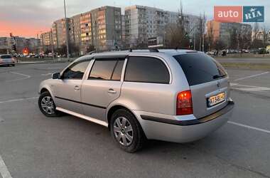 Універсал Skoda Octavia 2003 в Надвірній