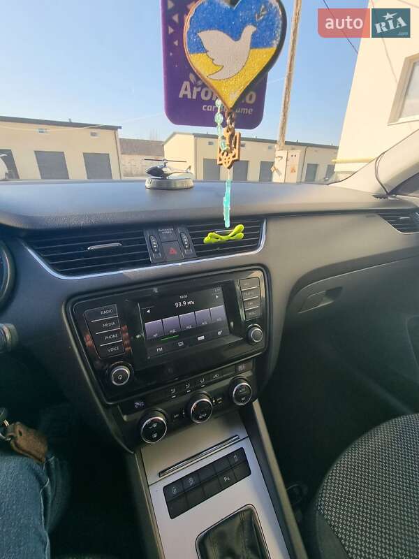 Універсал Skoda Octavia 2015 в Самборі