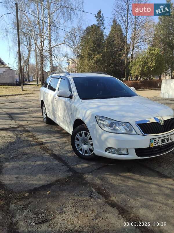 Универсал Skoda Octavia 2011 в Новоукраинке