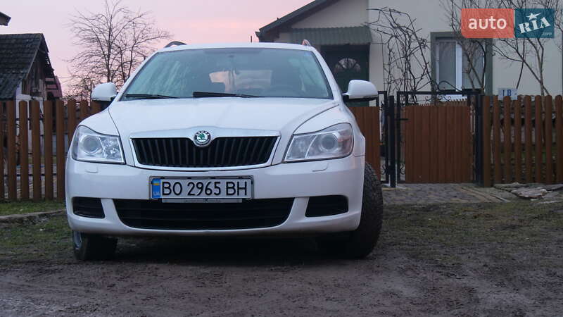 Універсал Skoda Octavia 2011 в Бережанах