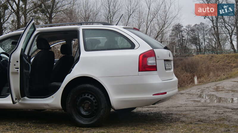 Універсал Skoda Octavia 2011 в Бережанах