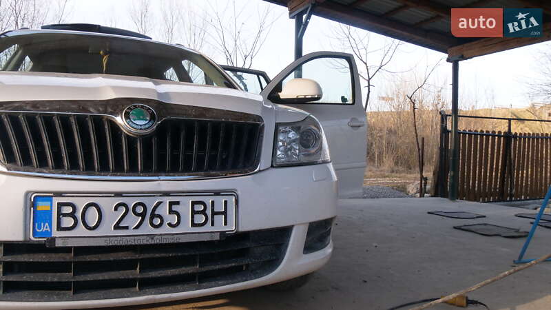 Універсал Skoda Octavia 2011 в Бережанах