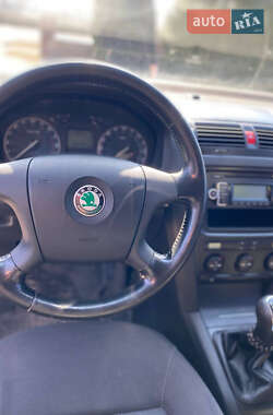Лифтбек Skoda Octavia 2005 в 