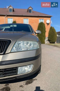 Лифтбек Skoda Octavia 2005 в 