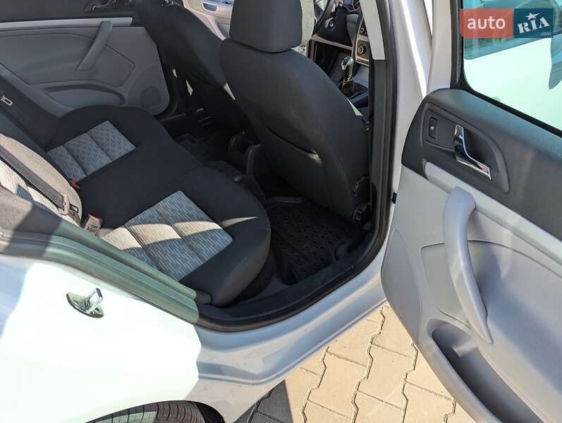 Универсал Skoda Octavia 2012 в Измаиле