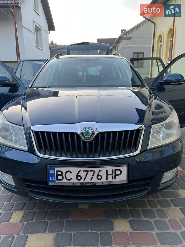 Універсал Skoda Octavia 2012 в Жовкві