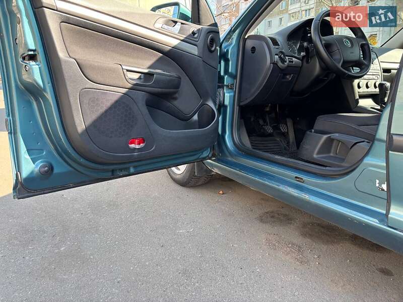 Лифтбек Skoda Octavia 2004 в Киеве