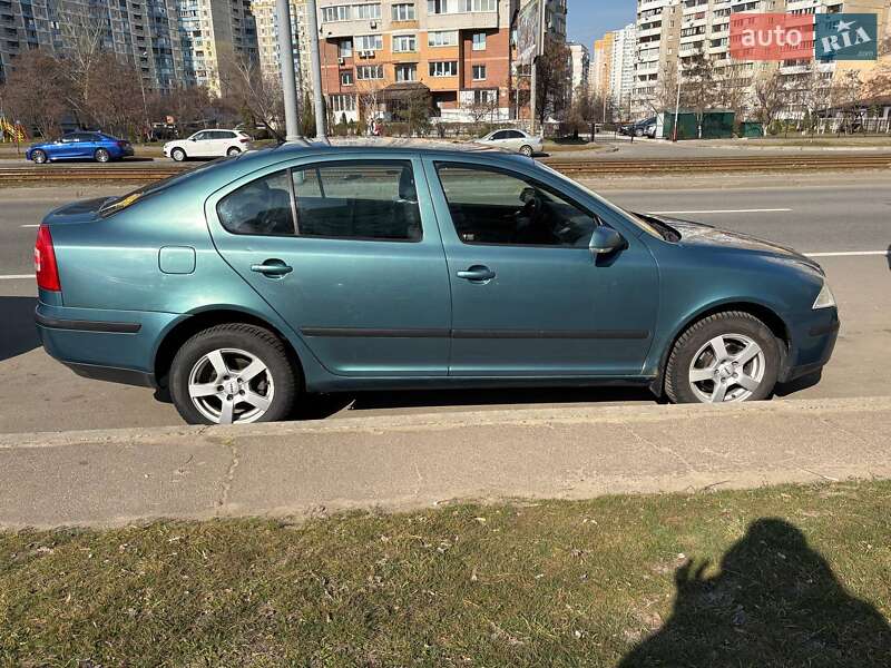 Лифтбек Skoda Octavia 2004 в Киеве