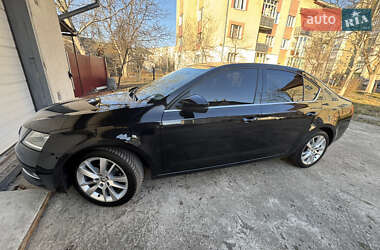 Ліфтбек Skoda Octavia 2018 в 