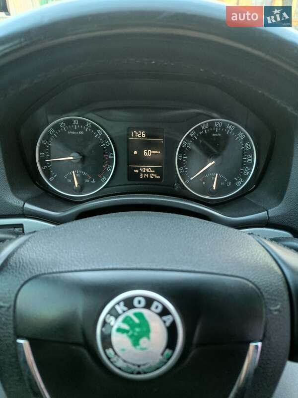Універсал Skoda Octavia 2013 в Чернігові