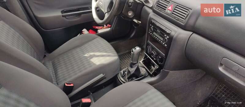 Универсал Skoda Octavia 2003 в Виннице