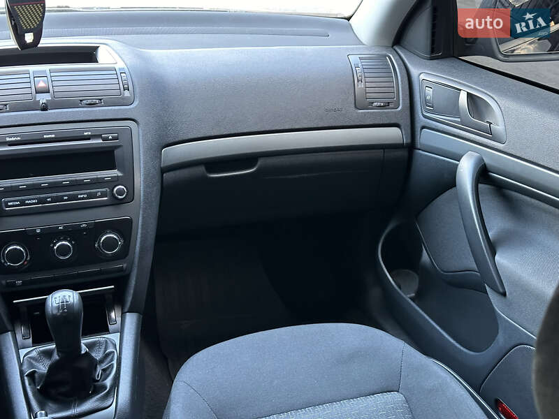 Лифтбек Skoda Octavia 2010 в Ровно