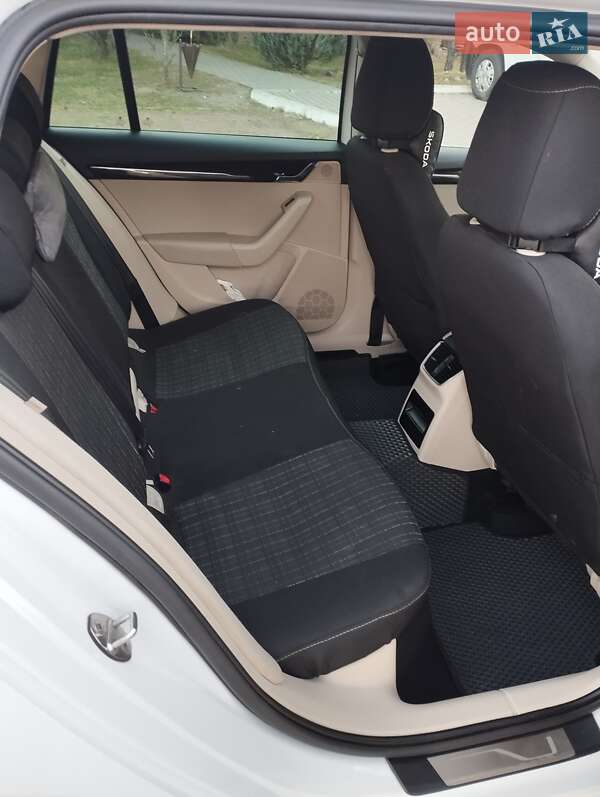 Универсал Skoda Octavia 2014 в Звягеле