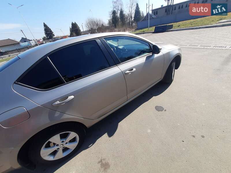 Ліфтбек Skoda Octavia 2014 в Львові