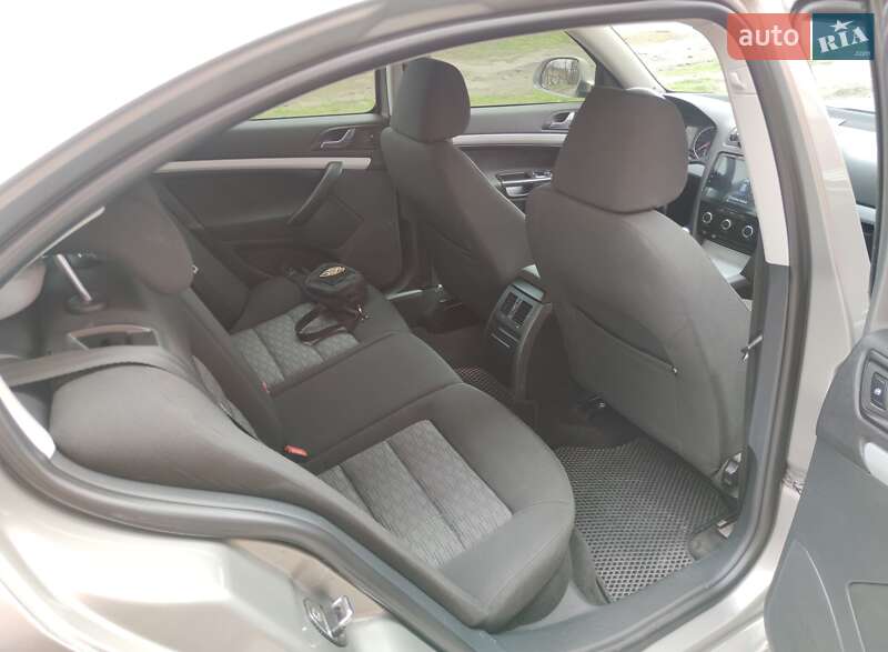 Ліфтбек Skoda Octavia 2009 в Дніпрі