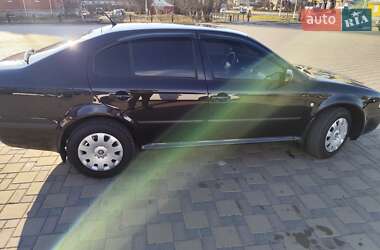 Лифтбек Skoda Octavia 2005 в 