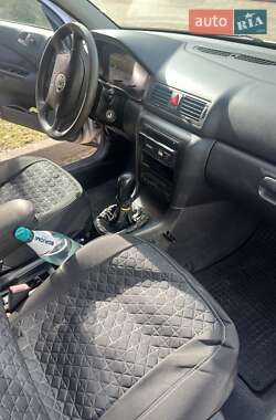 Ліфтбек Skoda Octavia 2001 в 