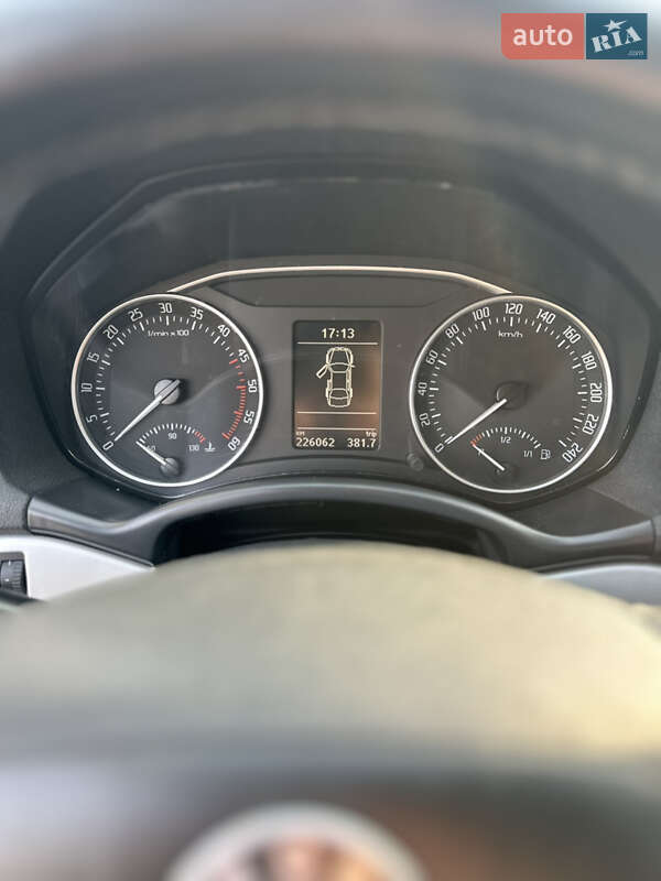 Лифтбек Skoda Octavia 2010 в Львове