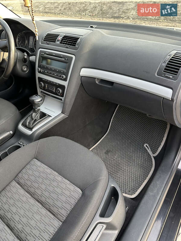 Лифтбек Skoda Octavia 2010 в Львове