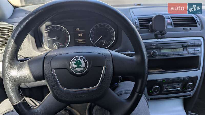 Універсал Skoda Octavia 2009 в Черкасах