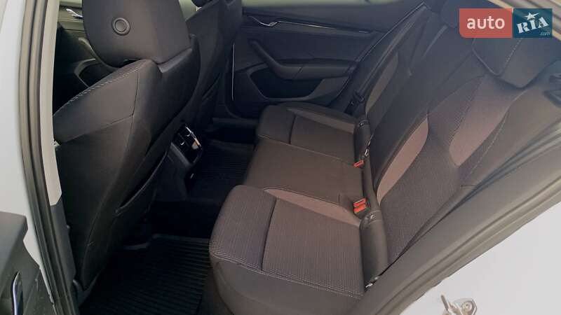 Лифтбек Skoda Octavia 2023 в Киеве