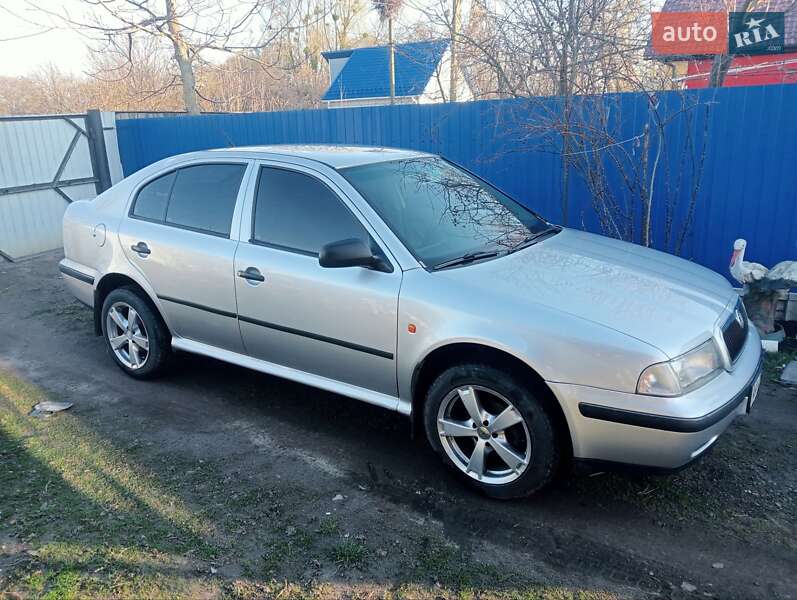 Ліфтбек Skoda Octavia 2000 в Прилуках