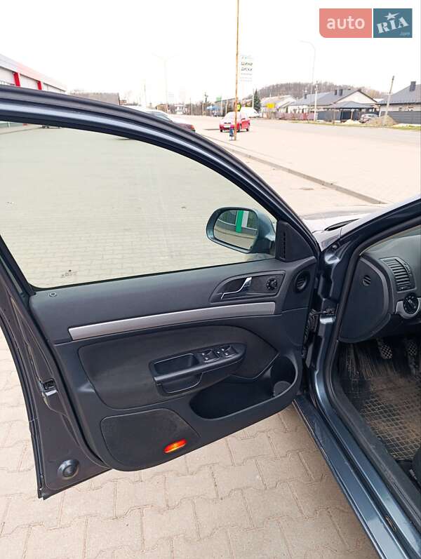 Универсал Skoda Octavia 2009 в Нововолынске