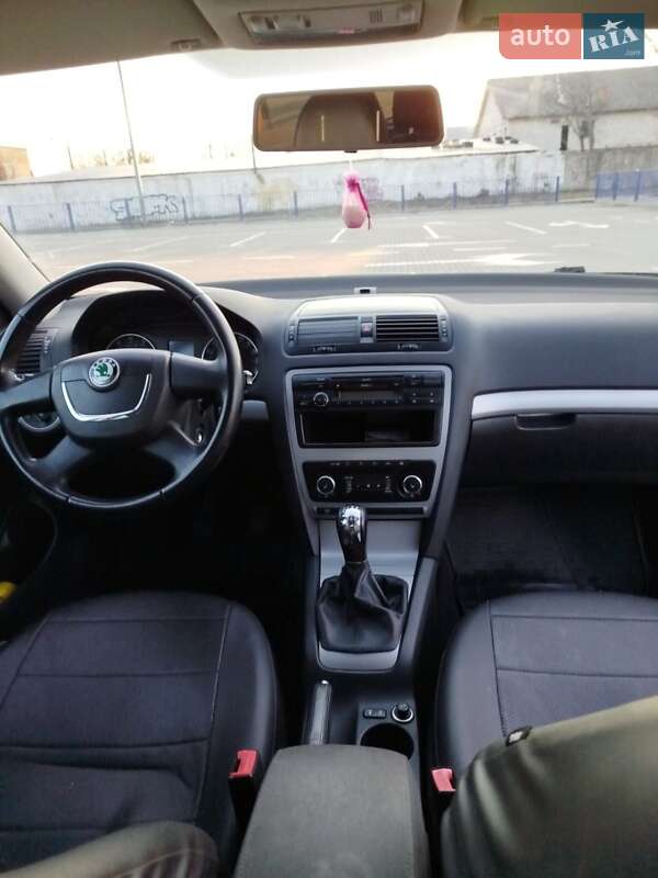 Универсал Skoda Octavia 2009 в Нововолынске
