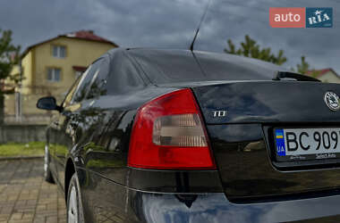 Лифтбек Skoda Octavia 2010 в 