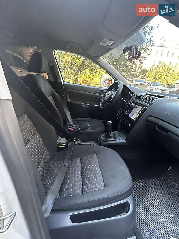 Лифтбек Skoda Octavia 2011 в Черкассах