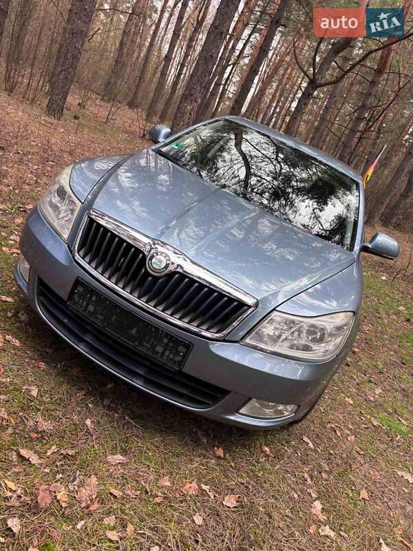 Лифтбек Skoda Octavia 2009 в 