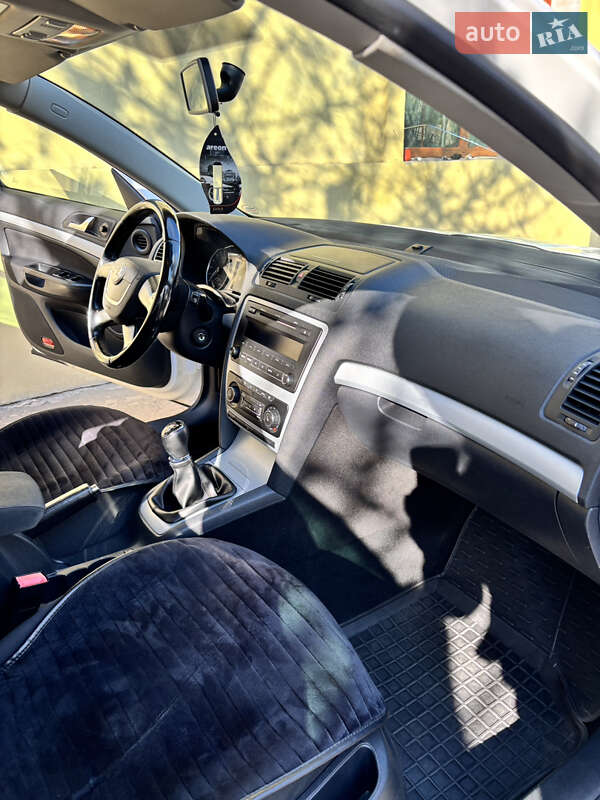 Універсал Skoda Octavia 2010 в Первомайську