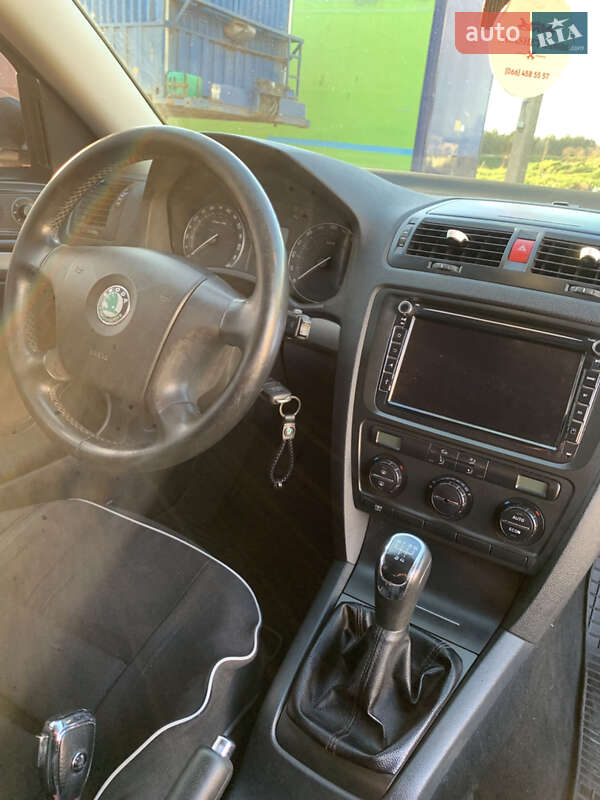 Ліфтбек Skoda Octavia 2006 в Новій Одесі