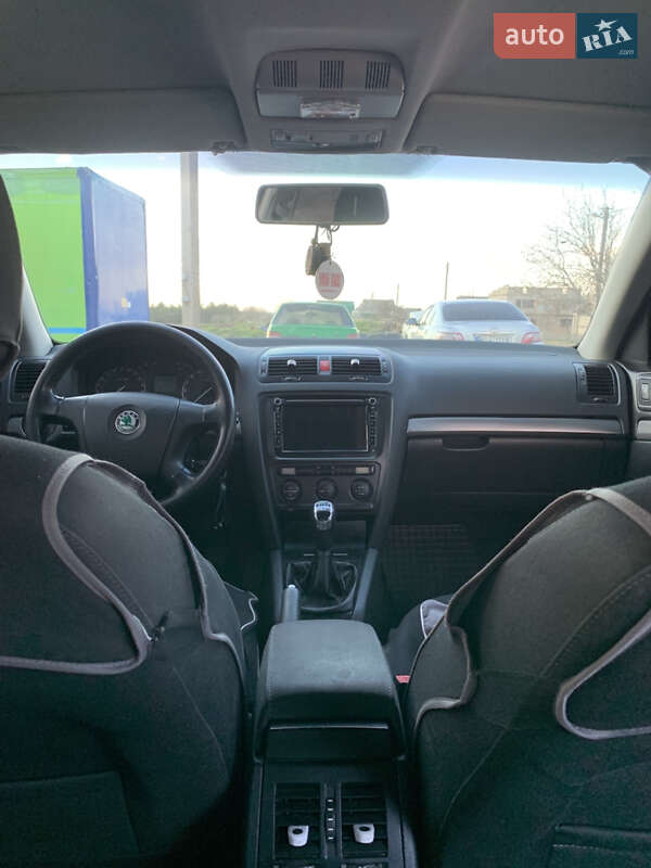 Ліфтбек Skoda Octavia 2006 в Новій Одесі