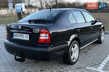 Лифтбек Skoda Octavia 2004 в 