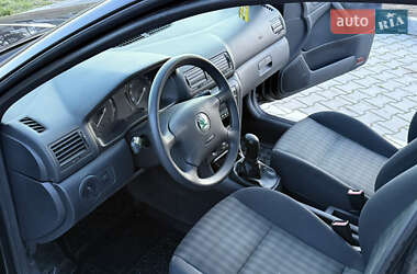 Лифтбек Skoda Octavia 2004 в 