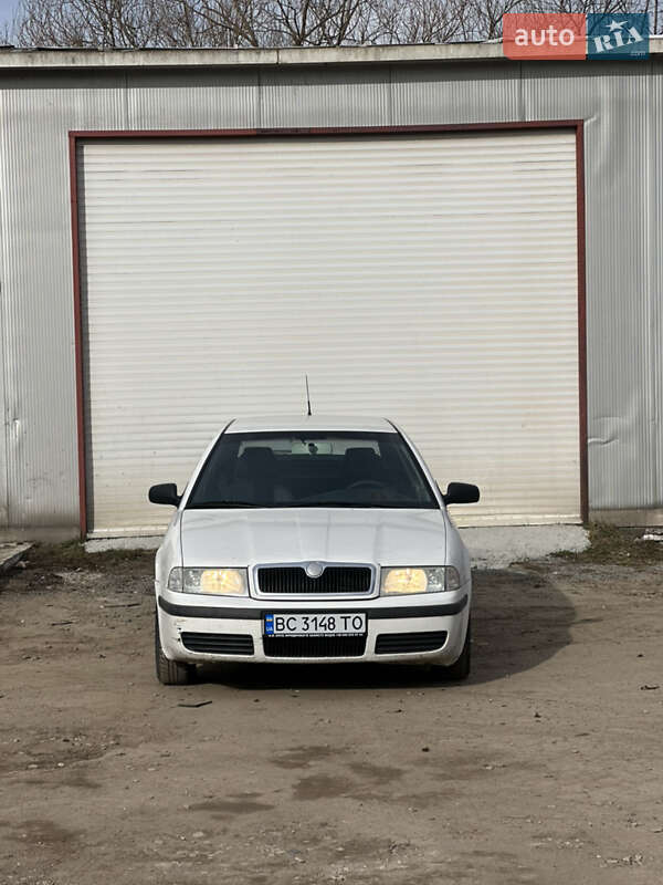 Лифтбек Skoda Octavia 2002 в Львове