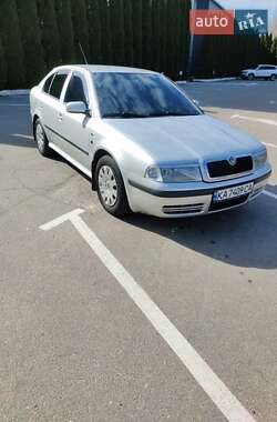 Лифтбек Skoda Octavia 2003 в 