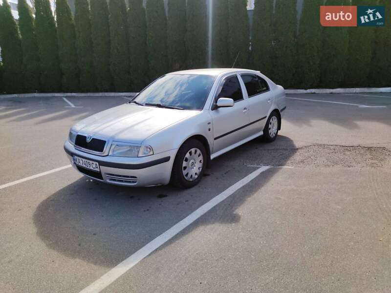 Лифтбек Skoda Octavia 2003 в 