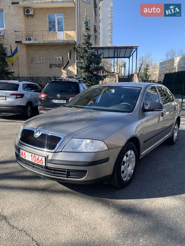 Лифтбек Skoda Octavia 2012 в 
