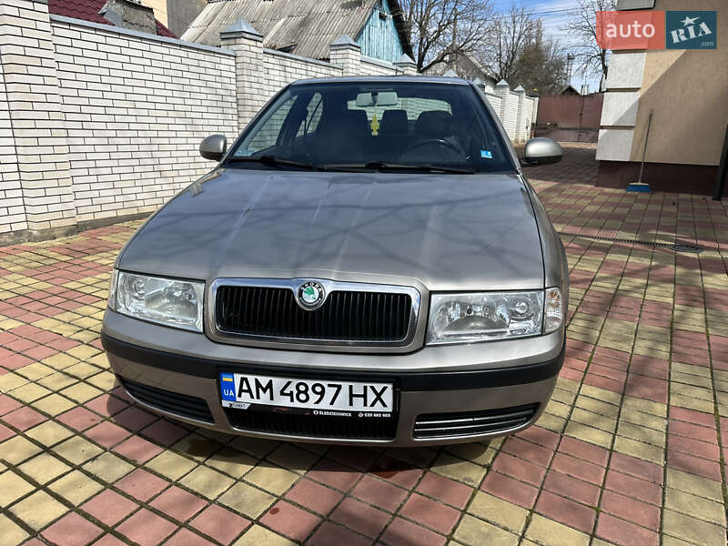 Лифтбек Skoda Octavia 2010 в 