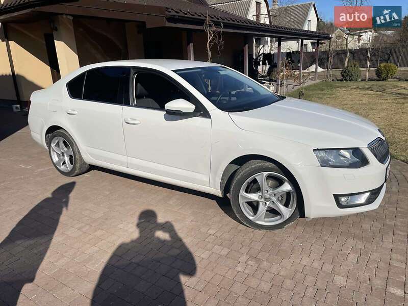 Лифтбек Skoda Octavia 2015 в Львове