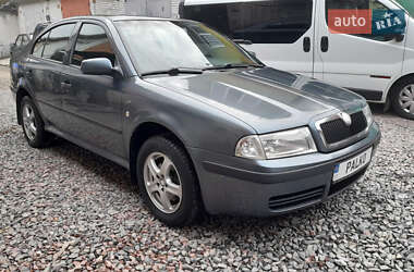 Лифтбек Skoda Octavia 2004 в 