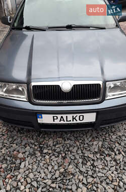 Лифтбек Skoda Octavia 2004 в 