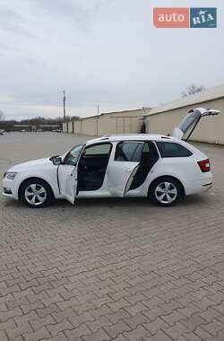 Универсал Skoda Octavia 2019 в Черновцах