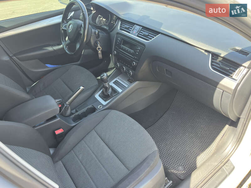 Лифтбек Skoda Octavia 2013 в Кропивницком