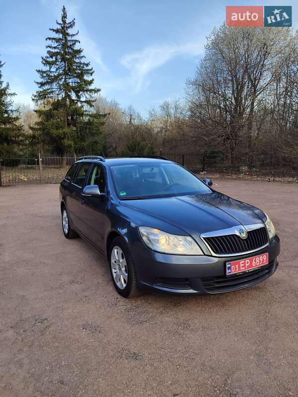 Универсал Skoda Octavia 2010 в 